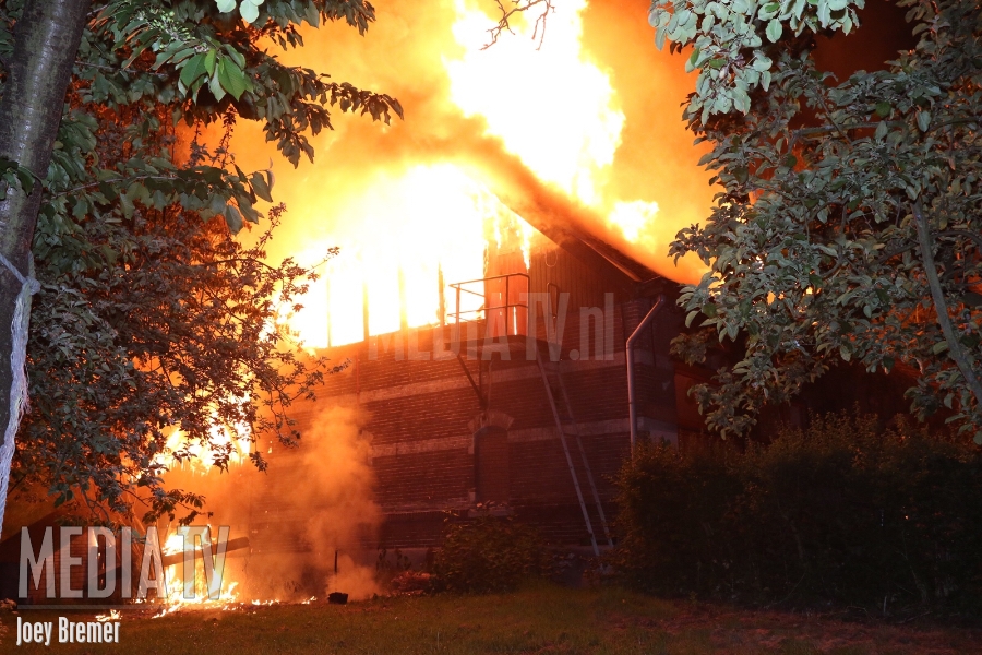 Voor de Scouting Tono-groep een enorme ramp: 't Koetshuis brand af in de nacht van 17 op 18 mei