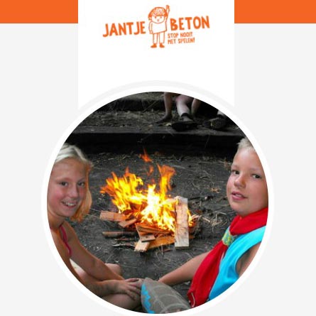 De Scouting Tono-groep collecteert voor Jantje Beton