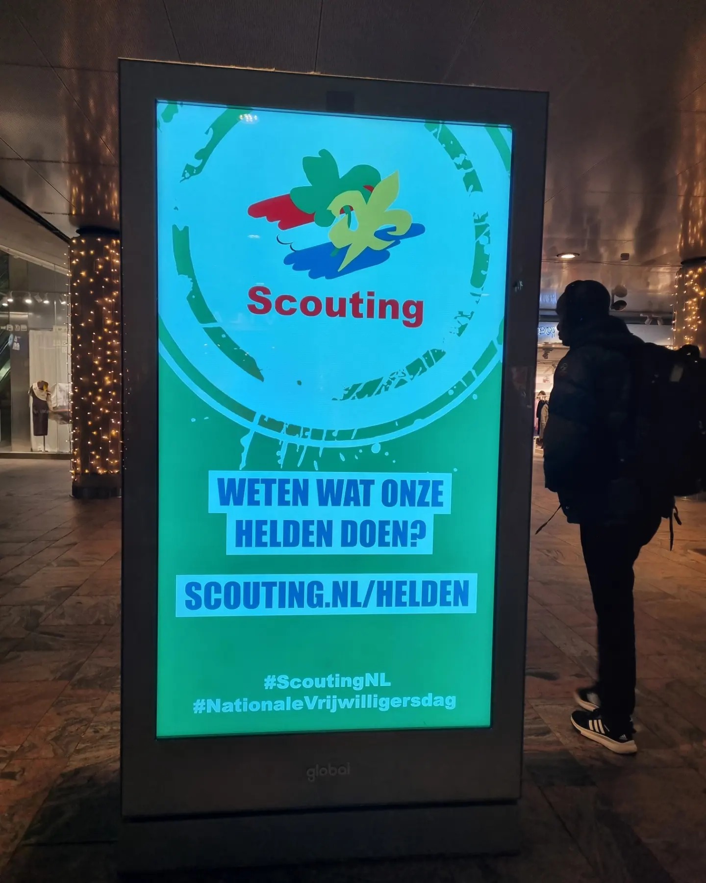 Scouting Nederland laat #scoutinghelden zien op de abri's