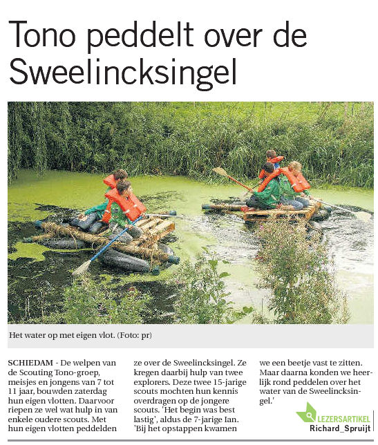 Een leuke foto en artikel over het vlotvaren van de welpen op pagina 5 van de Waterweg Dichtbij van 22 september 2015. Foto: Richard Spruit